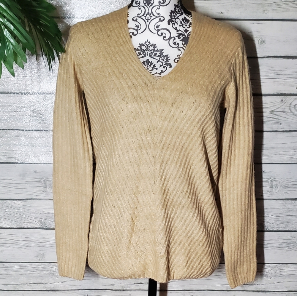 Urban Heritage Ribbed Scoop Neck sweater